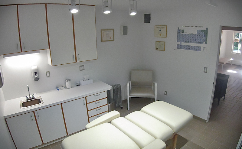  Clinic treatment room. 